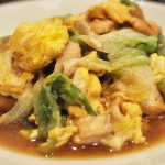 鶏胸肉とレタスの中華風卵炒め
